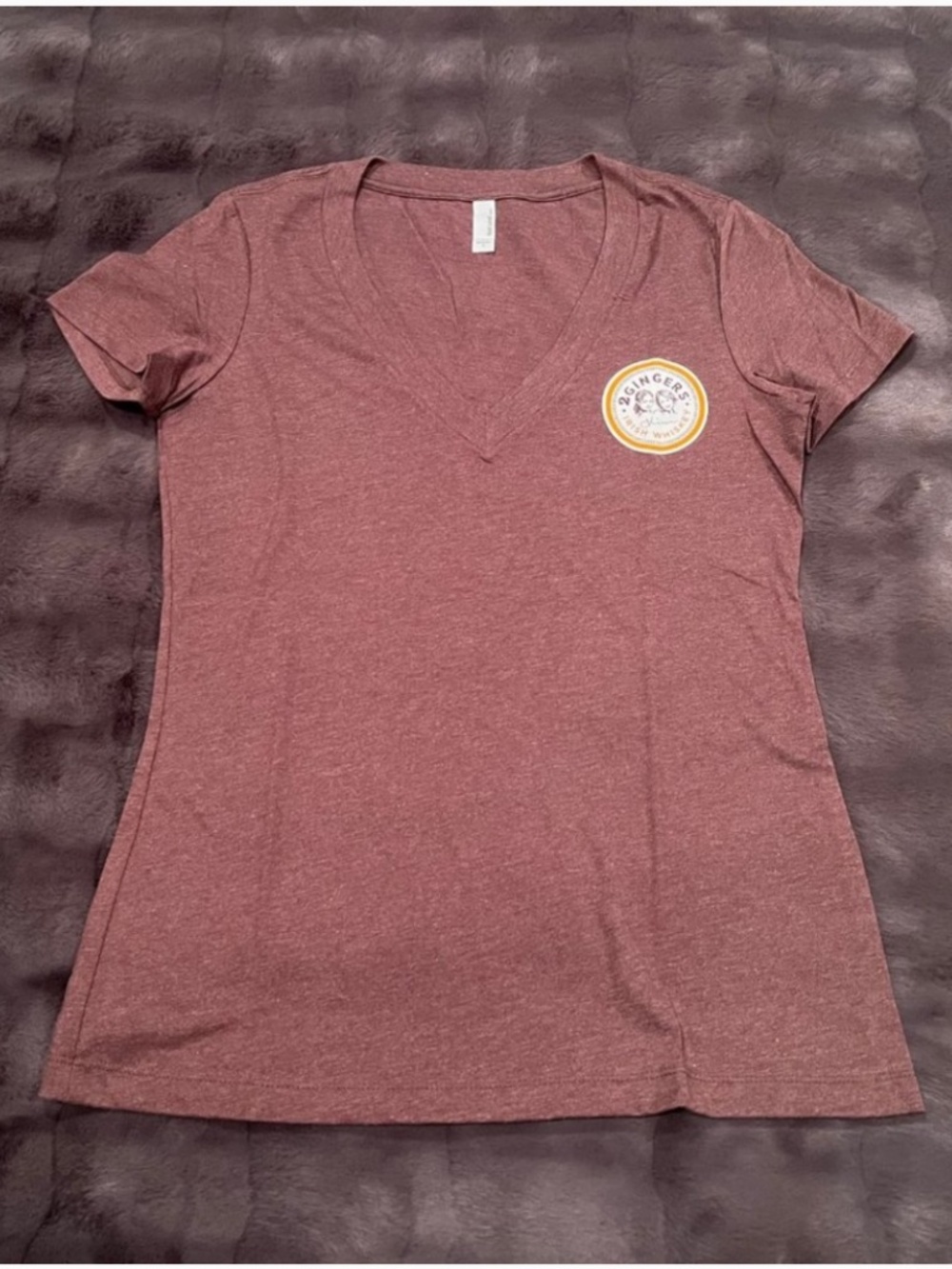 2 Gingers Irish Whiskey V-Neck T-Shirt (Large) - NWOT
